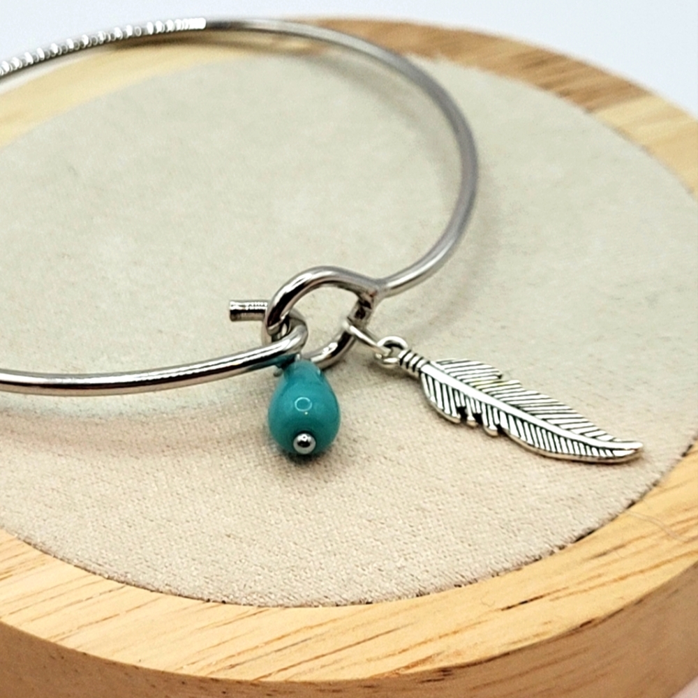 🪶 Bangle Feather Bracelet